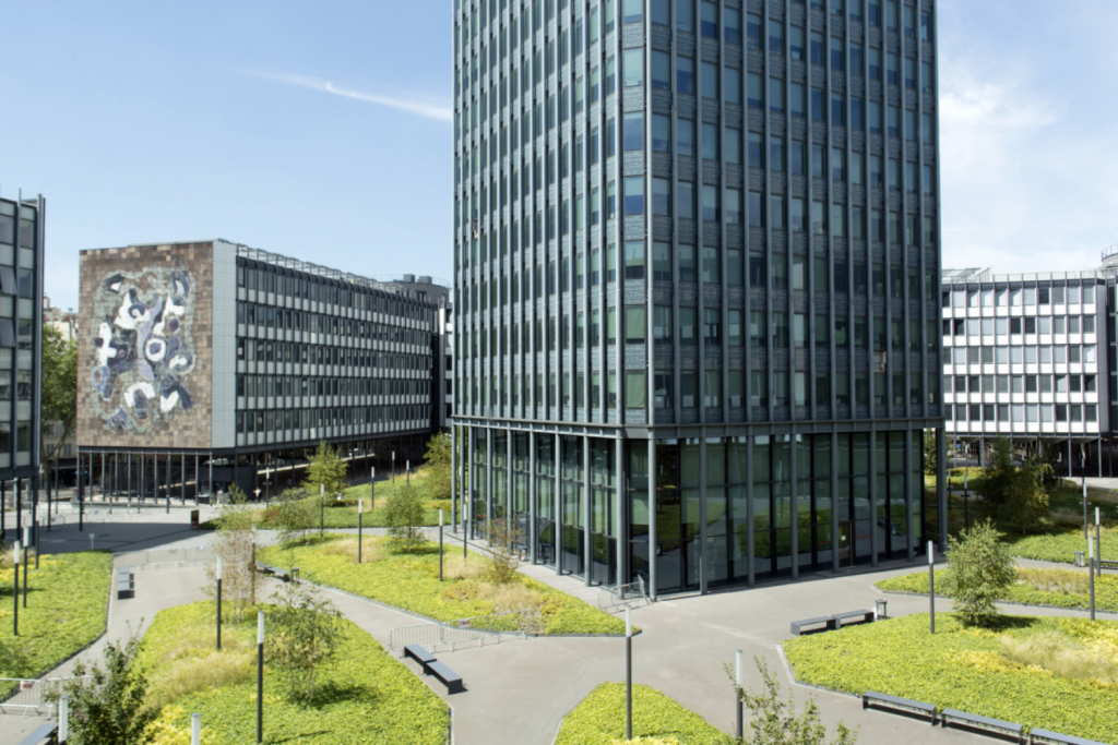 4 Place Jussieu 75252 Paris Cedex 05